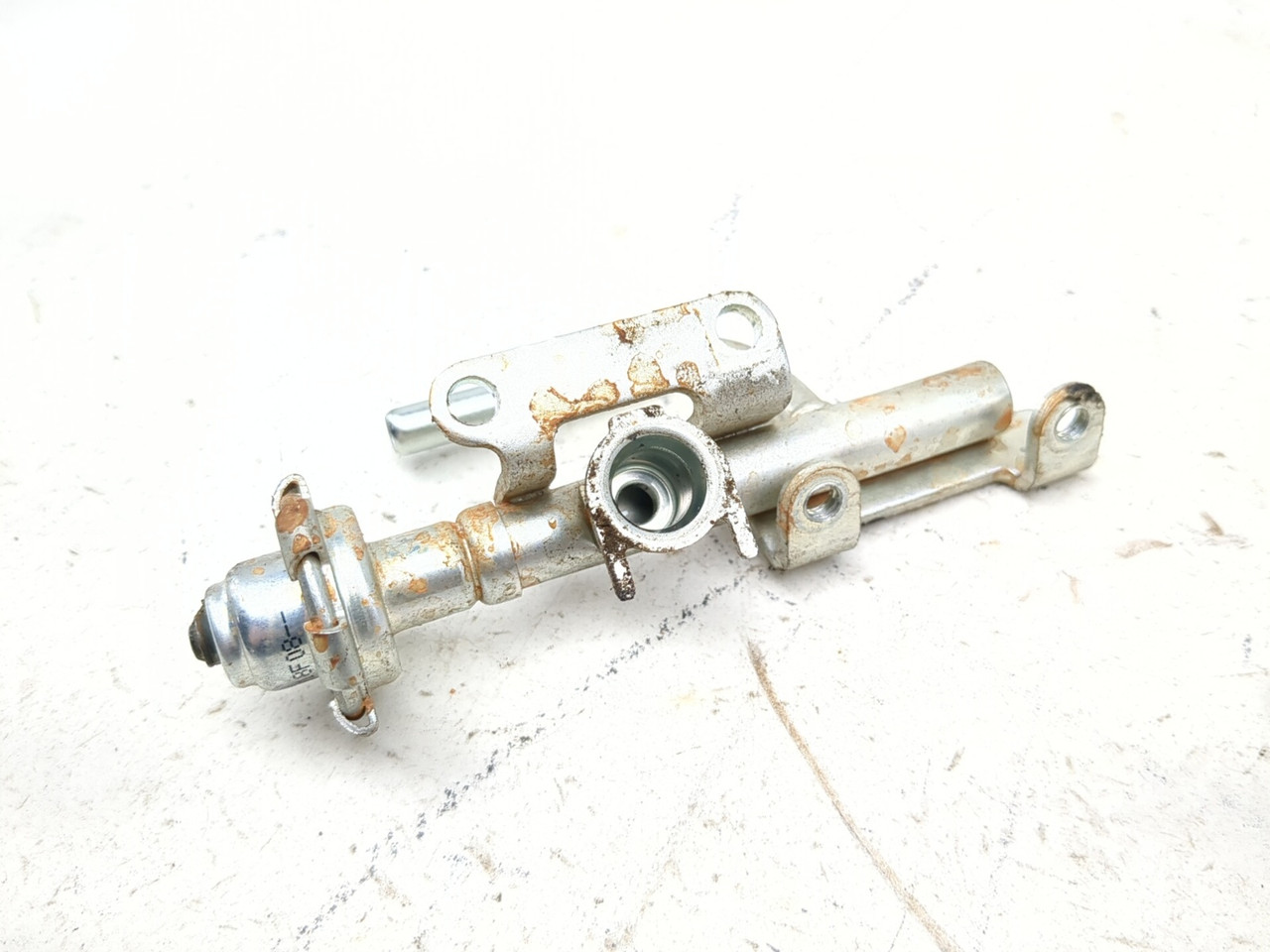 13-25 Yamaha Raptor YFM700R Fuel Rail & Fuel Injector 1S3-13160-00