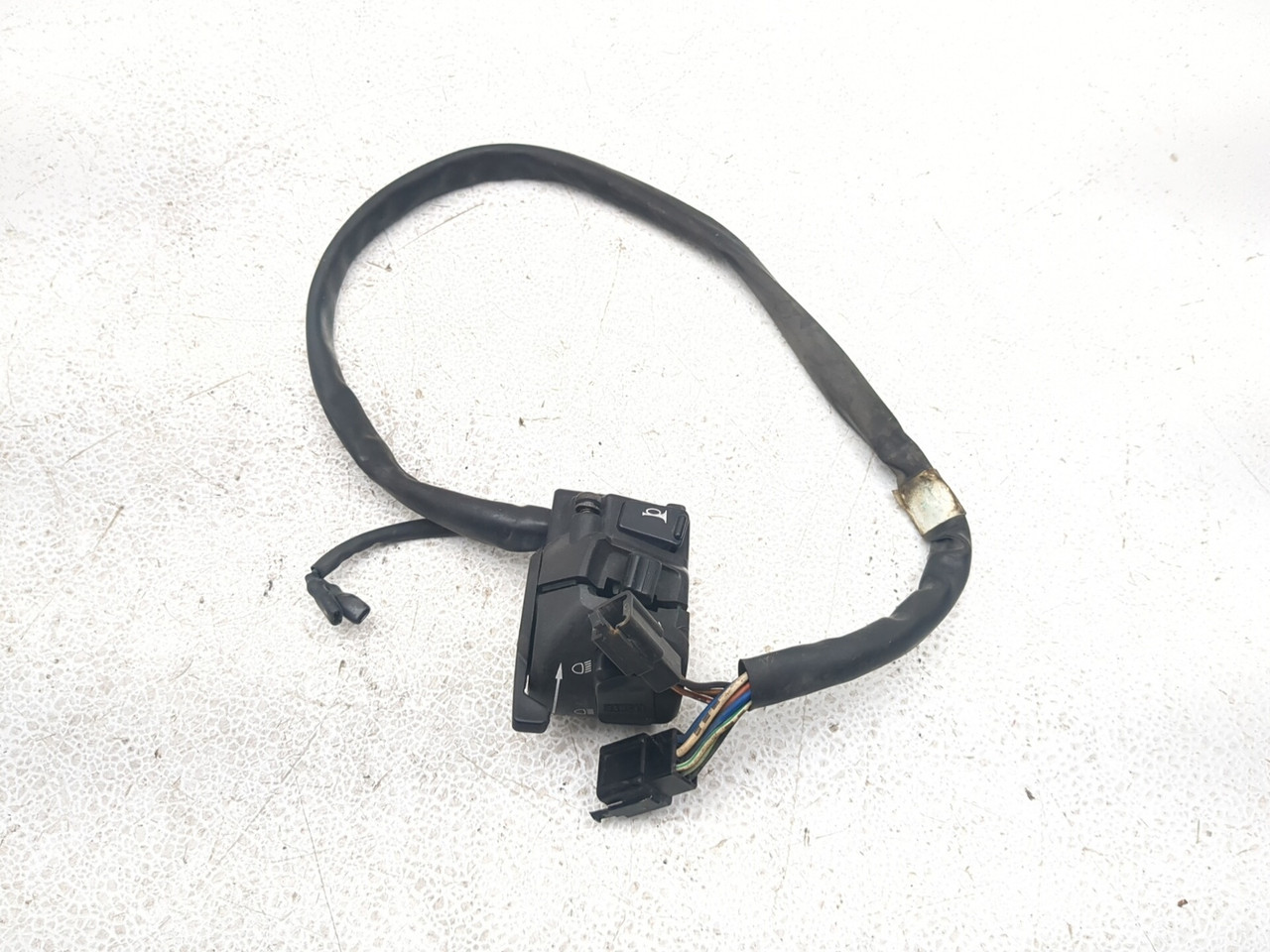ハッチ。 93-96 Honda CBR1000F Hurricane Front Left Handlebar Switch Button
