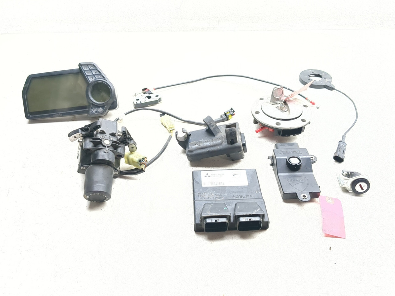 ペイ 10-18 Ducati Multistrada 1200 S Lock Set ECU Gauge Ignition Gas