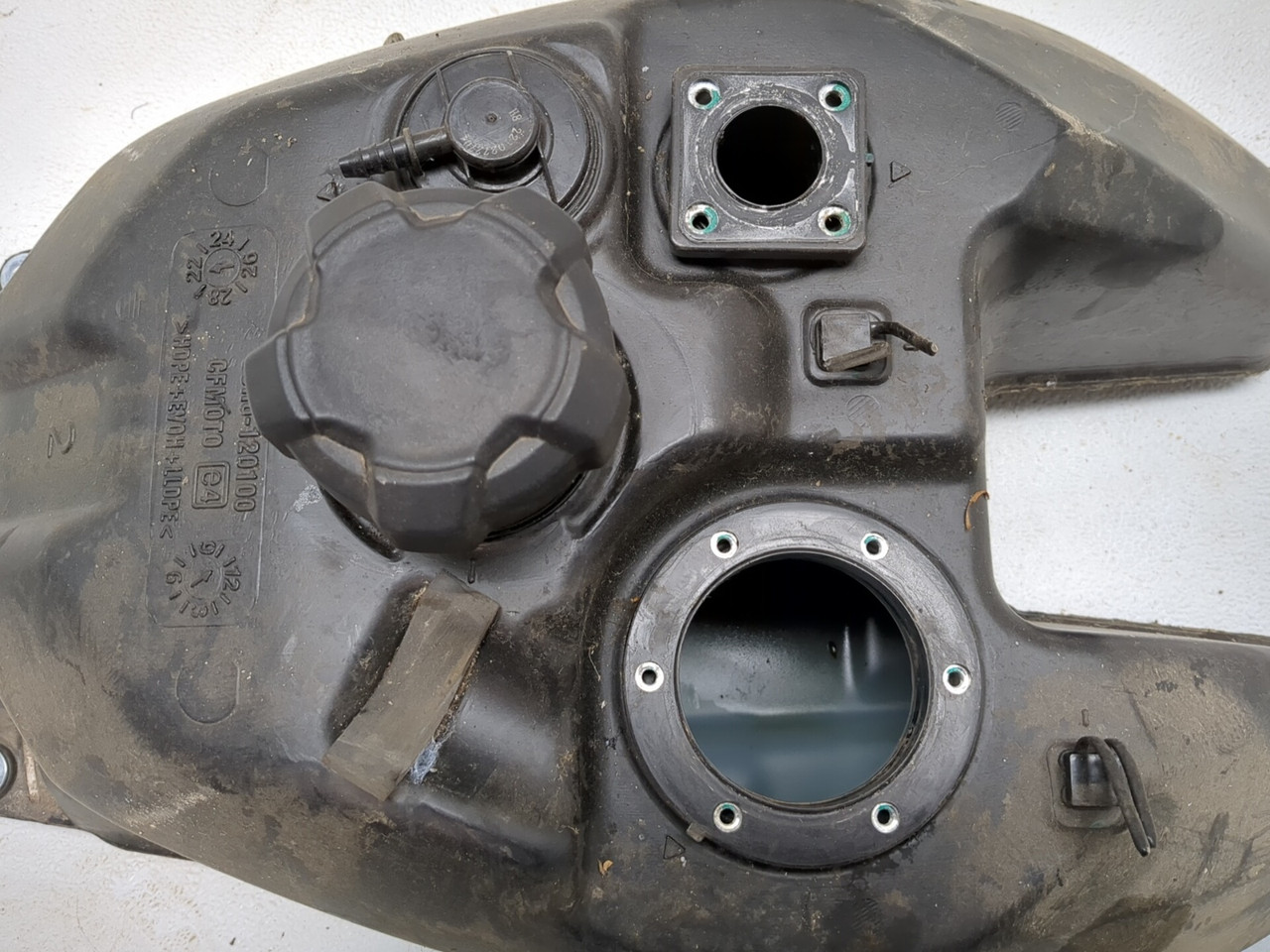 20-25 CFMoto CForce 600 Fuel Tank Gas Petrol 9CR6-120100-20000