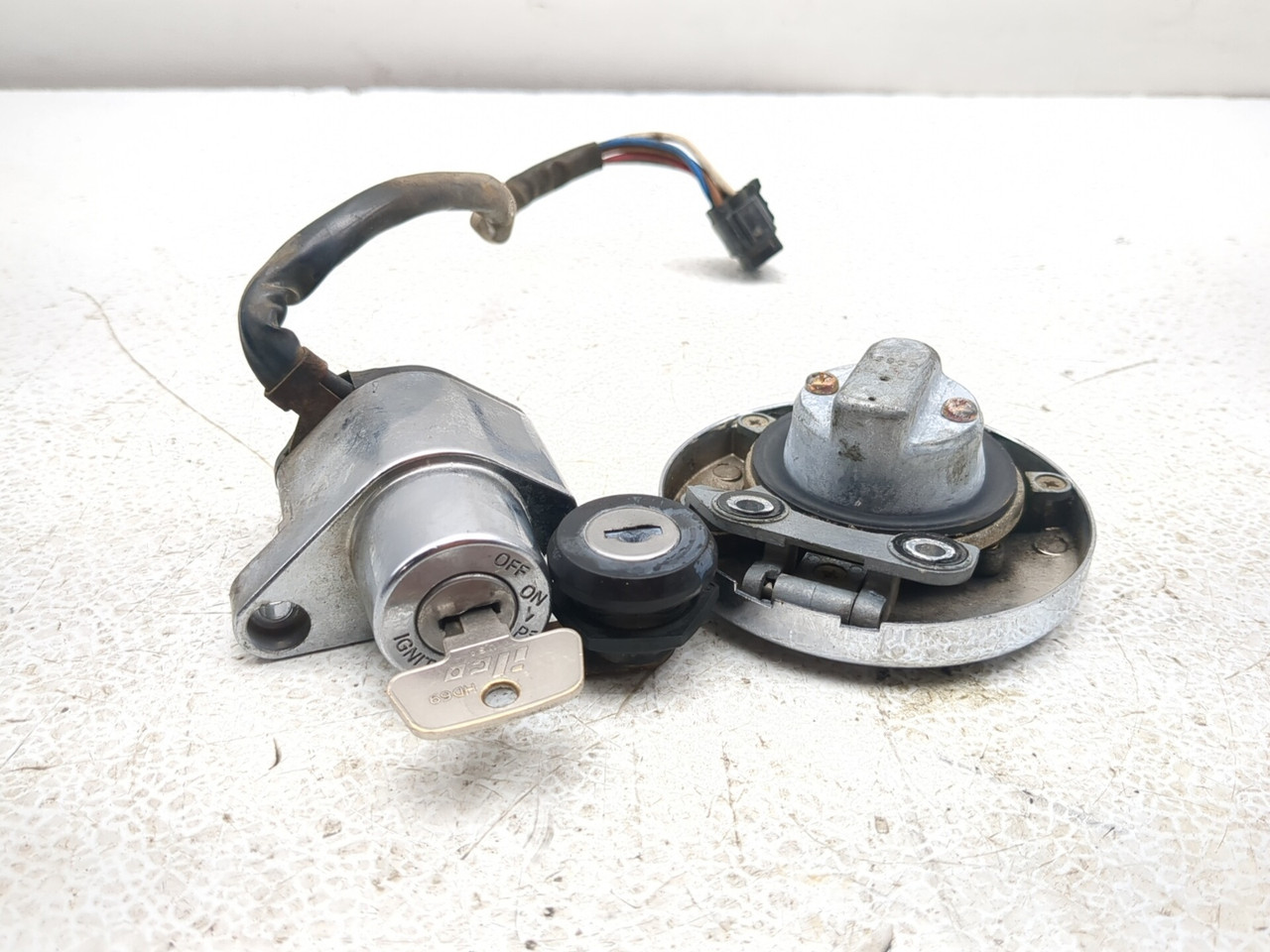 98-04 Kawasaki VN1500 Vulcan Nomad Ignition Switch Gas Cap Helmet