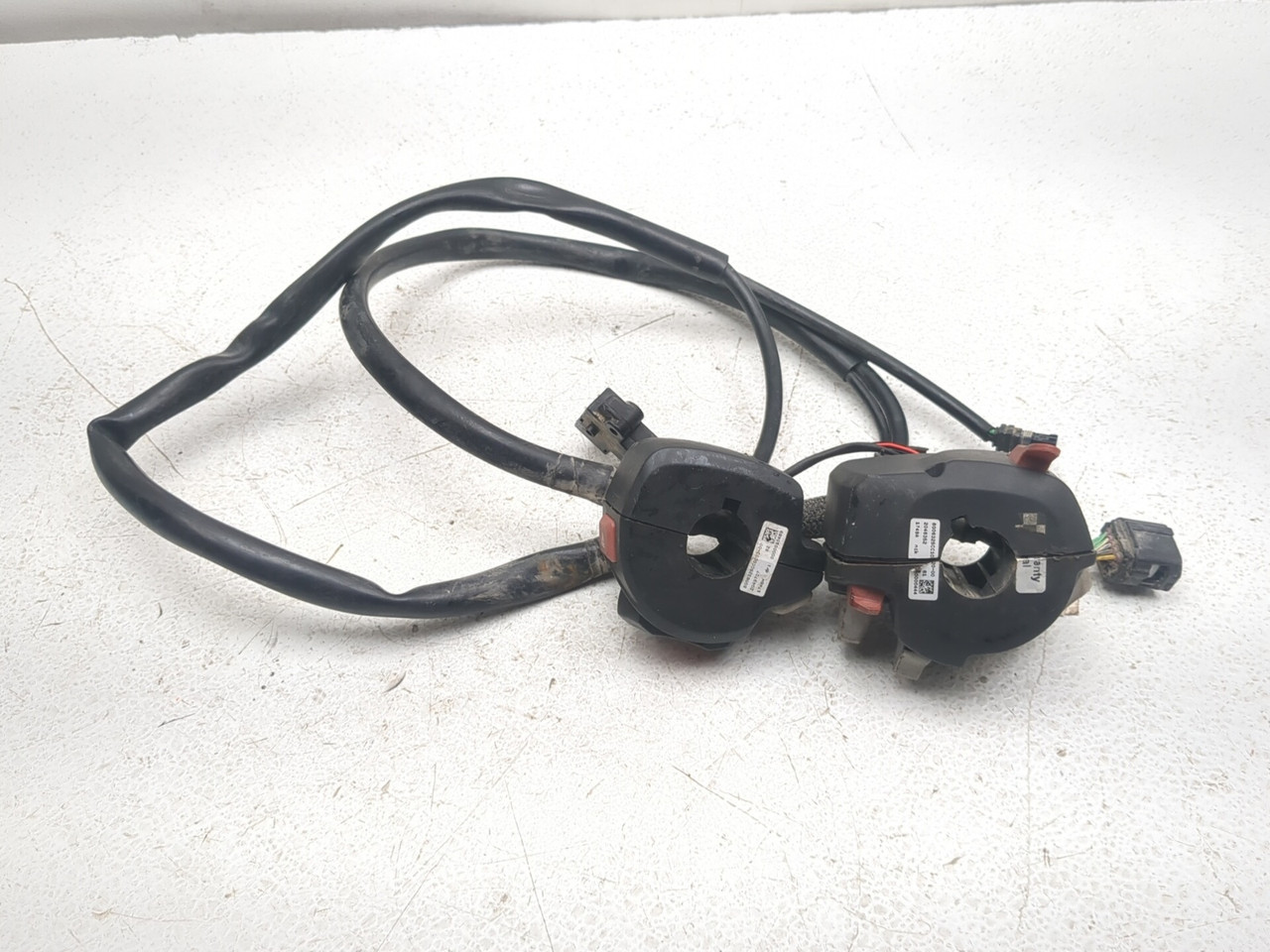 トラッチー 17-19 Triumph Tiger 800 XCX Front Left & Right Handlebar Switch