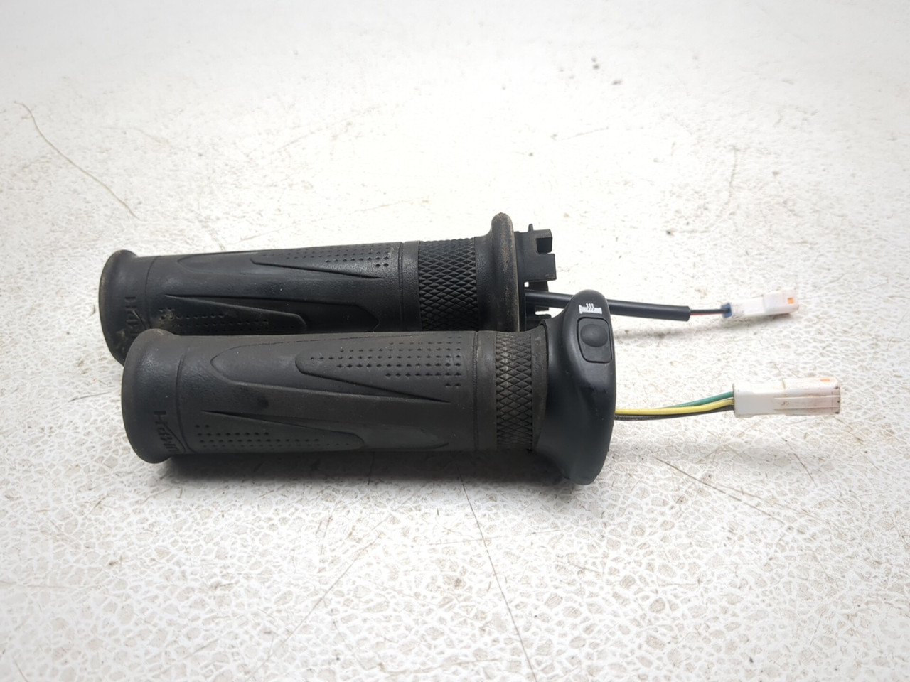 17-19 Triumph Tiger 800 XCX Front Left & Right Heated Grip Set