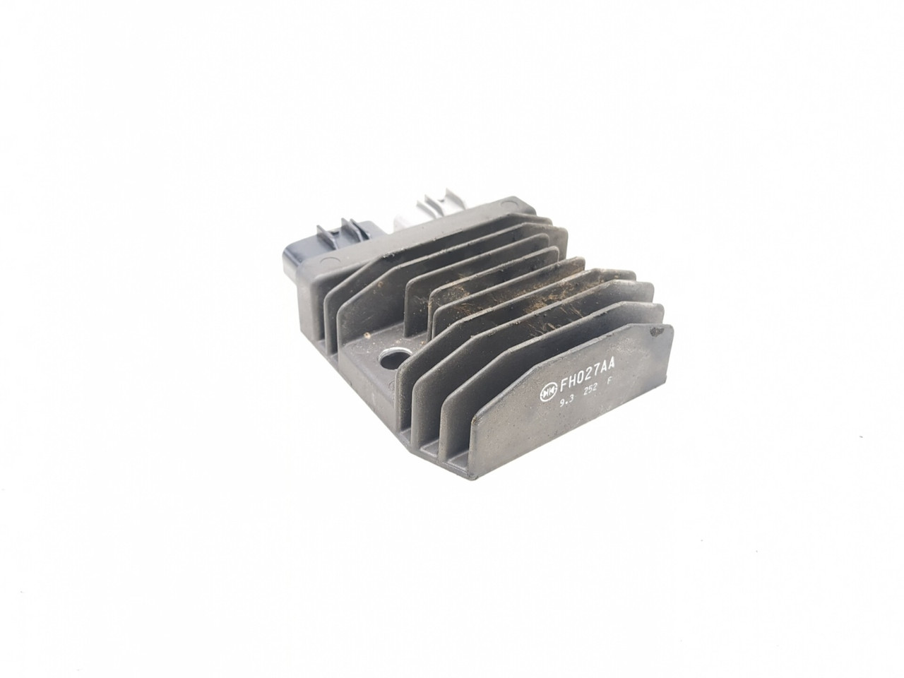 18-22 Yamaha Niken MXT850 GT Voltage Regulator Rectifier 1D7-81960