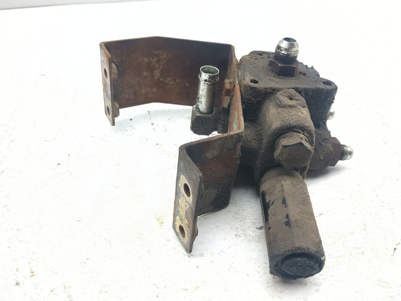 07-13 Kubota RTV 1100 Hydraulic Control Valve K7591-11133 - Sun