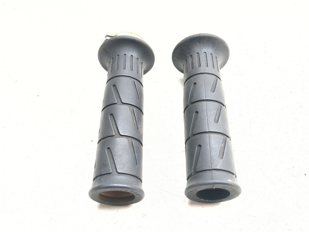 06-08 Kawasaki EX650 Ninja 650R Front Left & Right Handlebar Grips