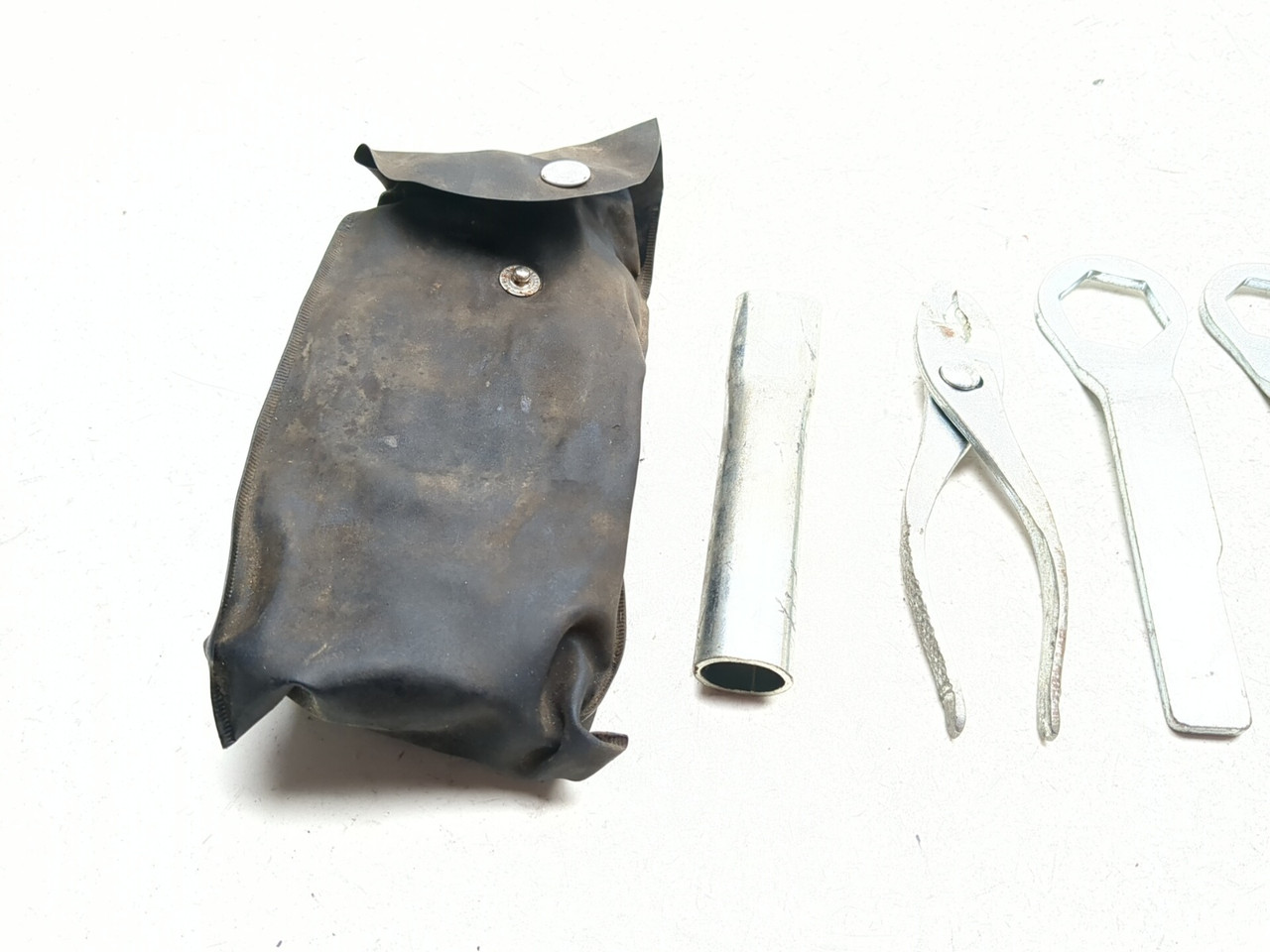 06-08 Kawasaki EX650 Ninja 650R OEM Tool Kit & Pouch 56007-0027