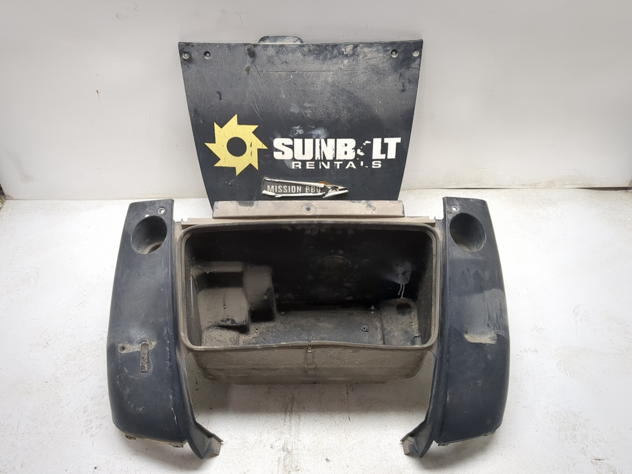 05-16 Kawasaki KAF400 Mule 610 Front Fender Storage Box & Lid Hood