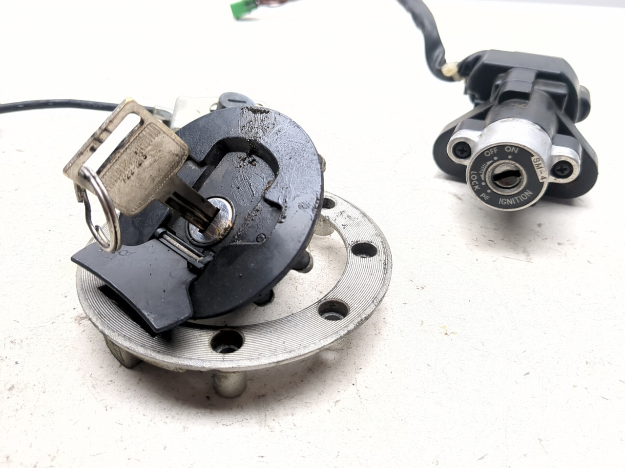 98-06 Suzuki Katana GSX 600 750 Ignition Fuel Cap Seat Lock Set