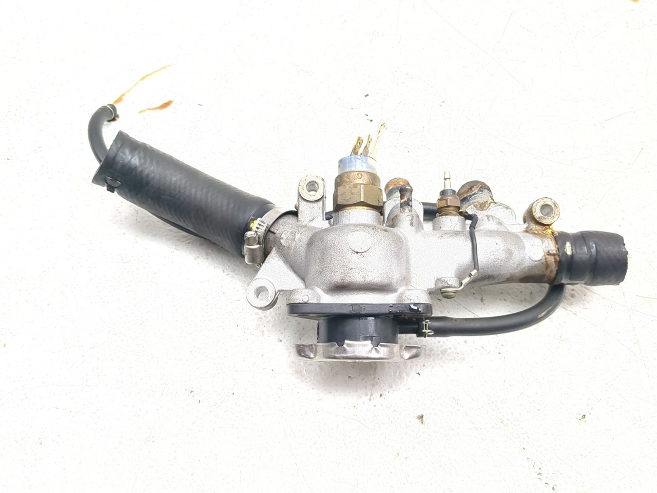 85-07 Yamaha VMAX 1200 VMX12 Thermostat Housing & Filler Neck 1FK