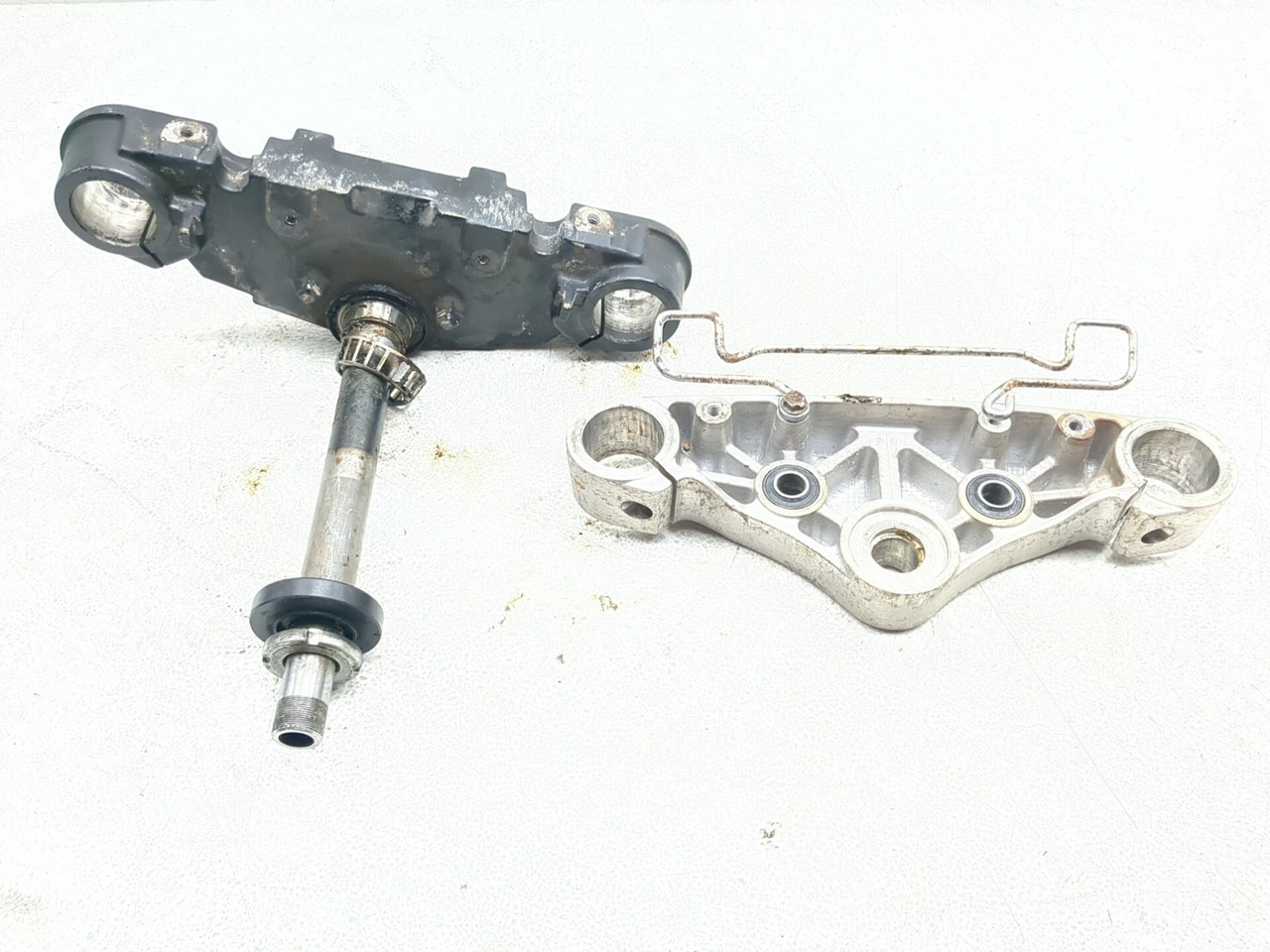 05-09 Suzuki VL1500 Boulevard C90 Upper Lower Triple Tree Stem Set