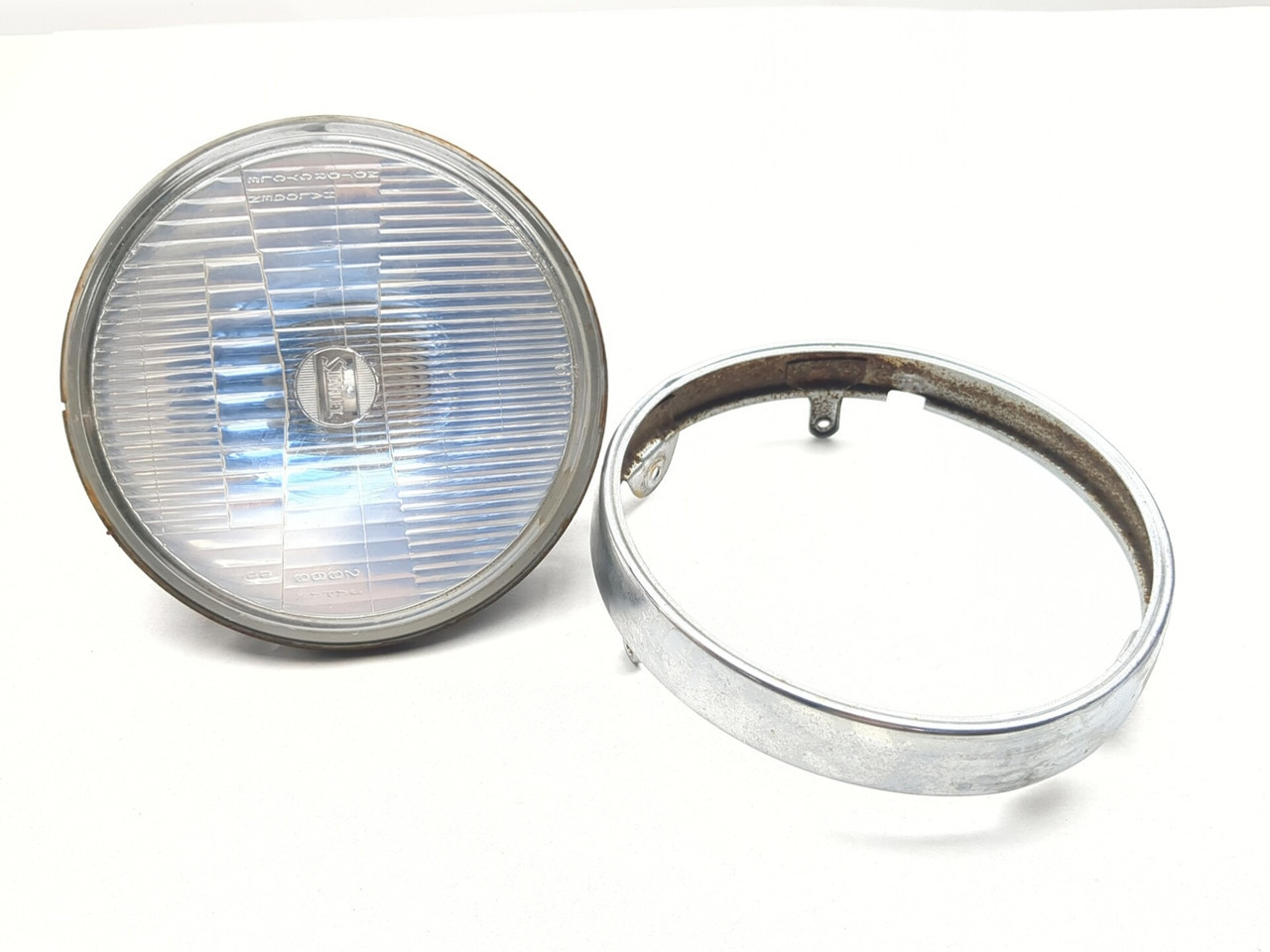85-06 Kawasaki Vulcan 750 VN750 Front Headlight with Bezel Ring