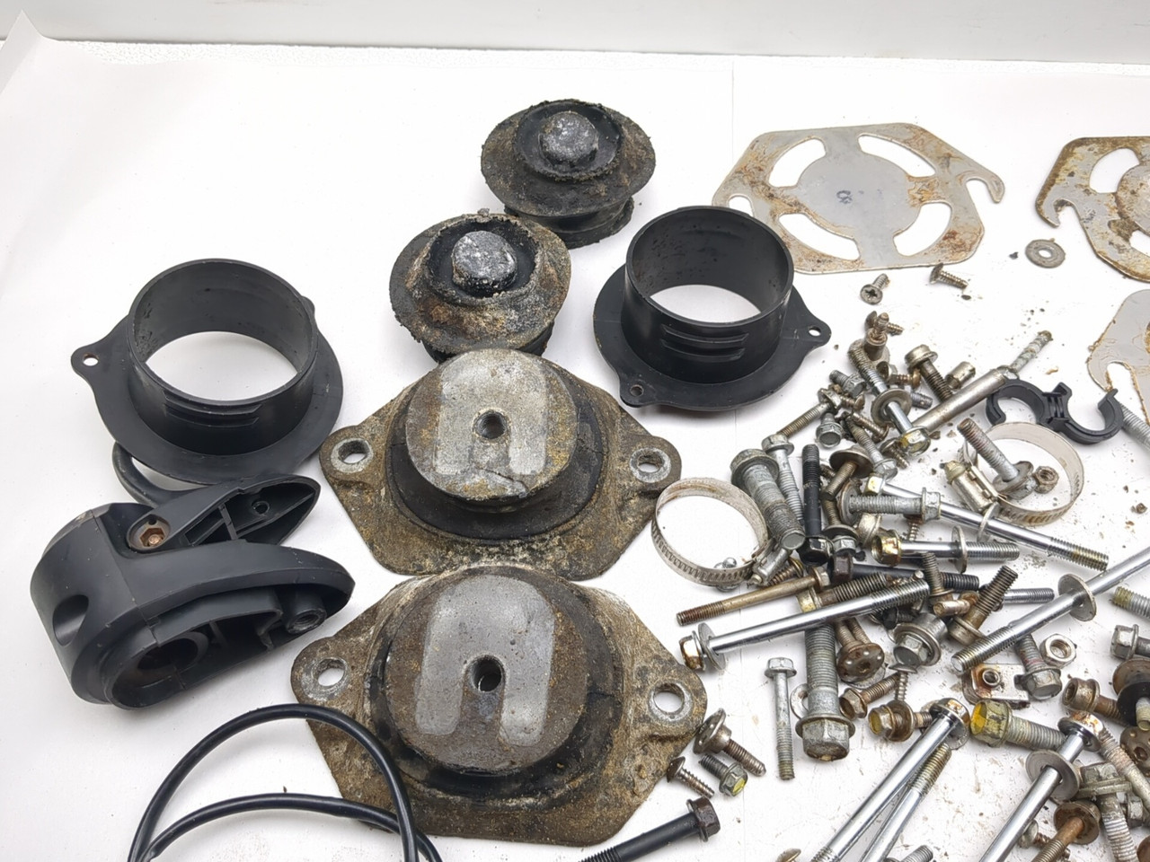 02-07 Honda Aquatrax F-12 Engine Bolt Nut Screw Washer Mount Set