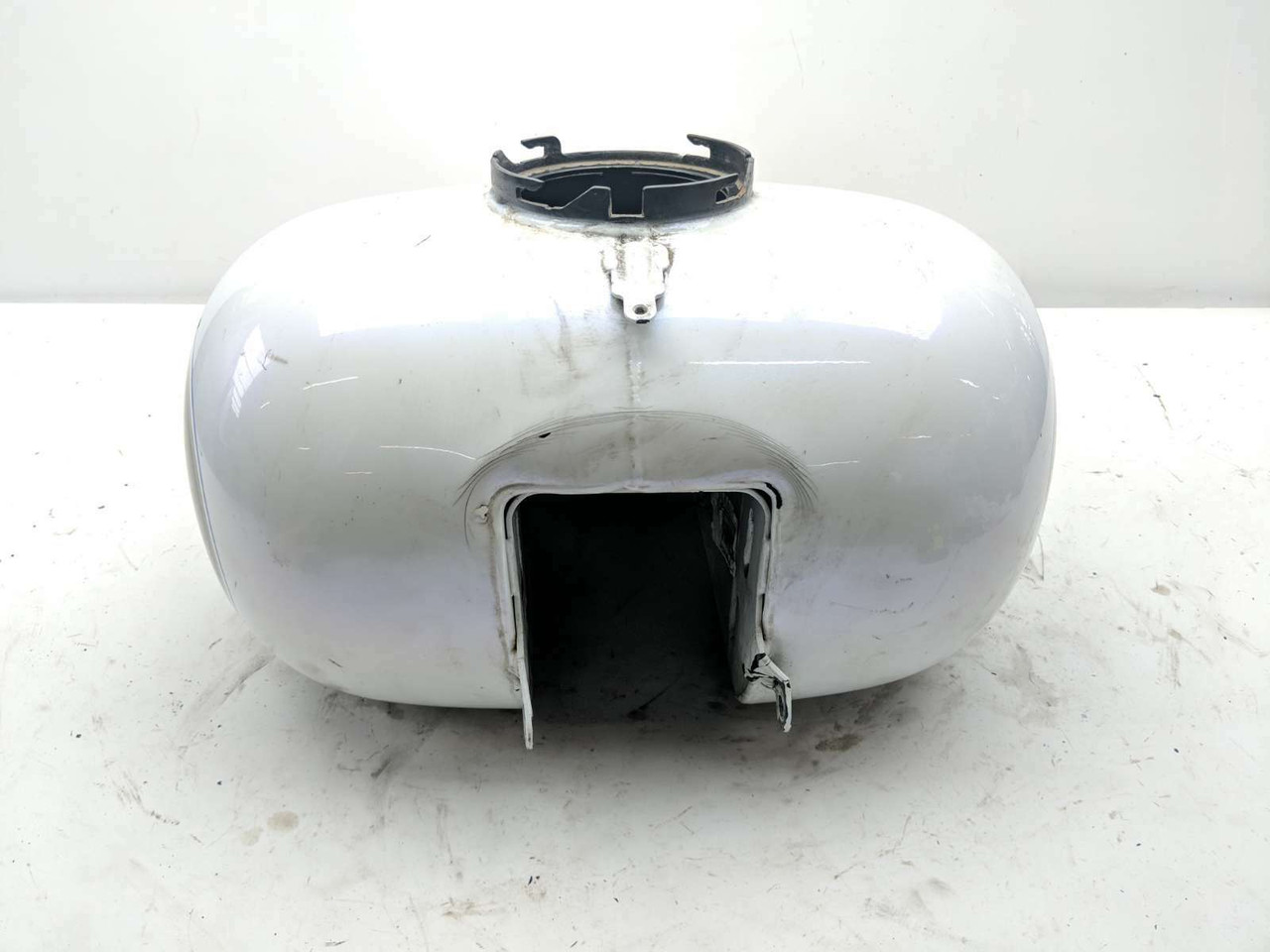 10 Harley-Davidson FLHX Street Glide Gas Fuel Tank Petrol