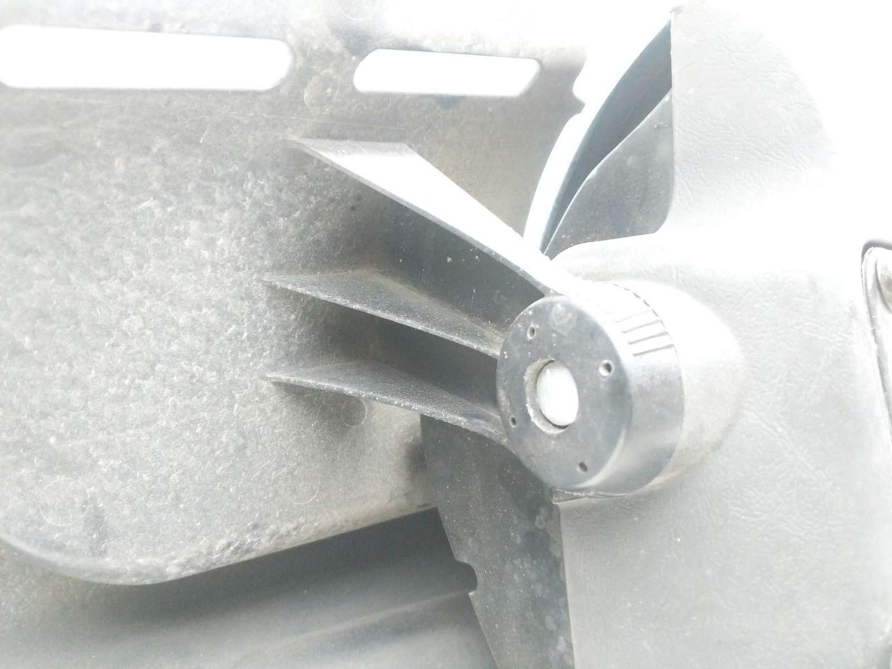 11 Harley Davidson Road Glide Ultra FLTRU Right Side Lower Leg