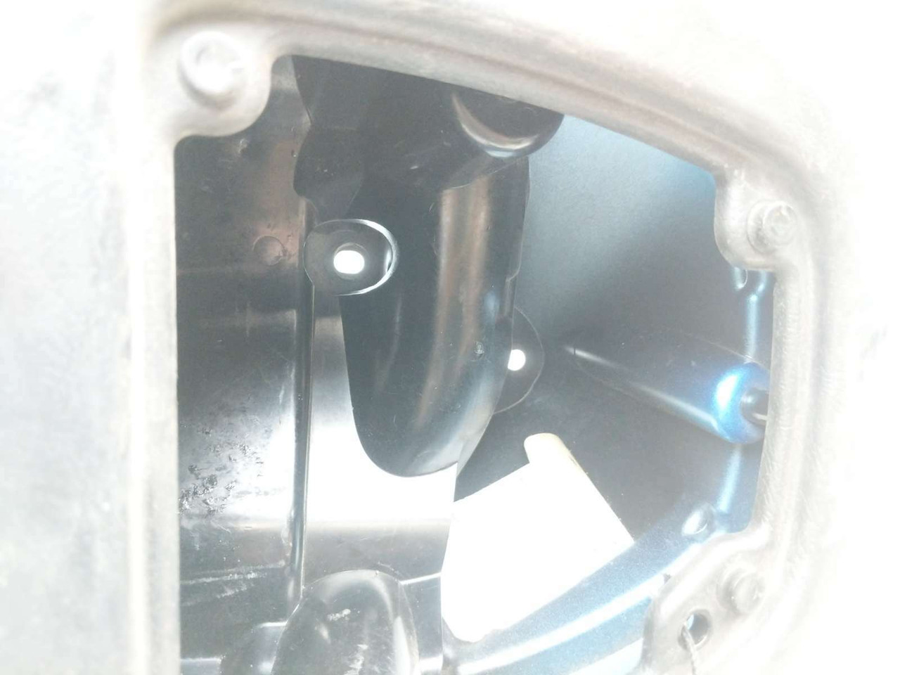 11 Harley Davidson Road Glide Ultra FLTRU Right Side Lower Leg