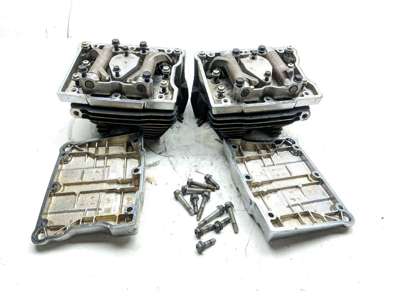 00-06 Harley Davidson FLHRI Road King Motor Engine Cylinder Head