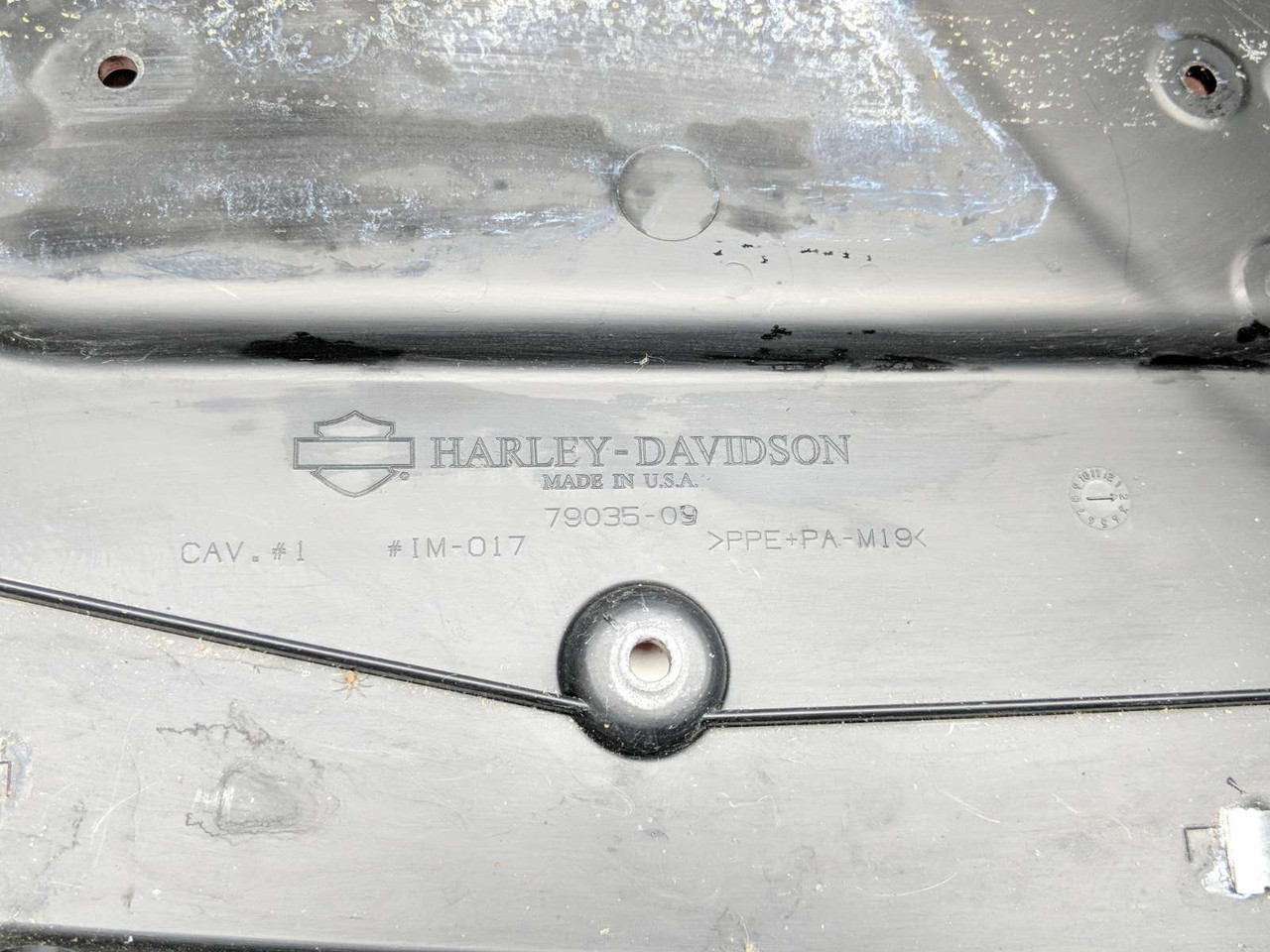 12 Harley Tri Glide Ultra Classic FLHTCUTG Rear Upper Trunk