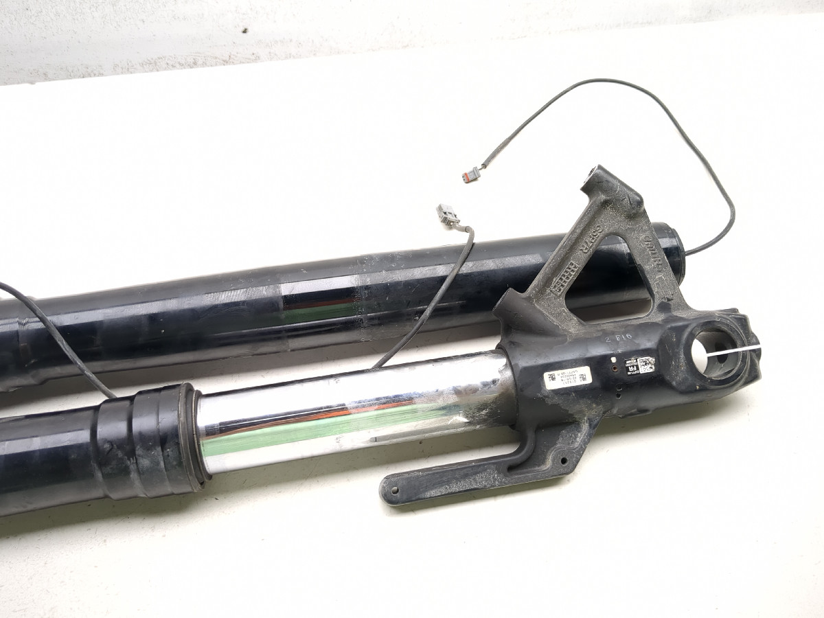 FXBRS AVON130/60B21フロント新品！ 21-25 Harley Pan America RA1250S Front Forks Suspension Set