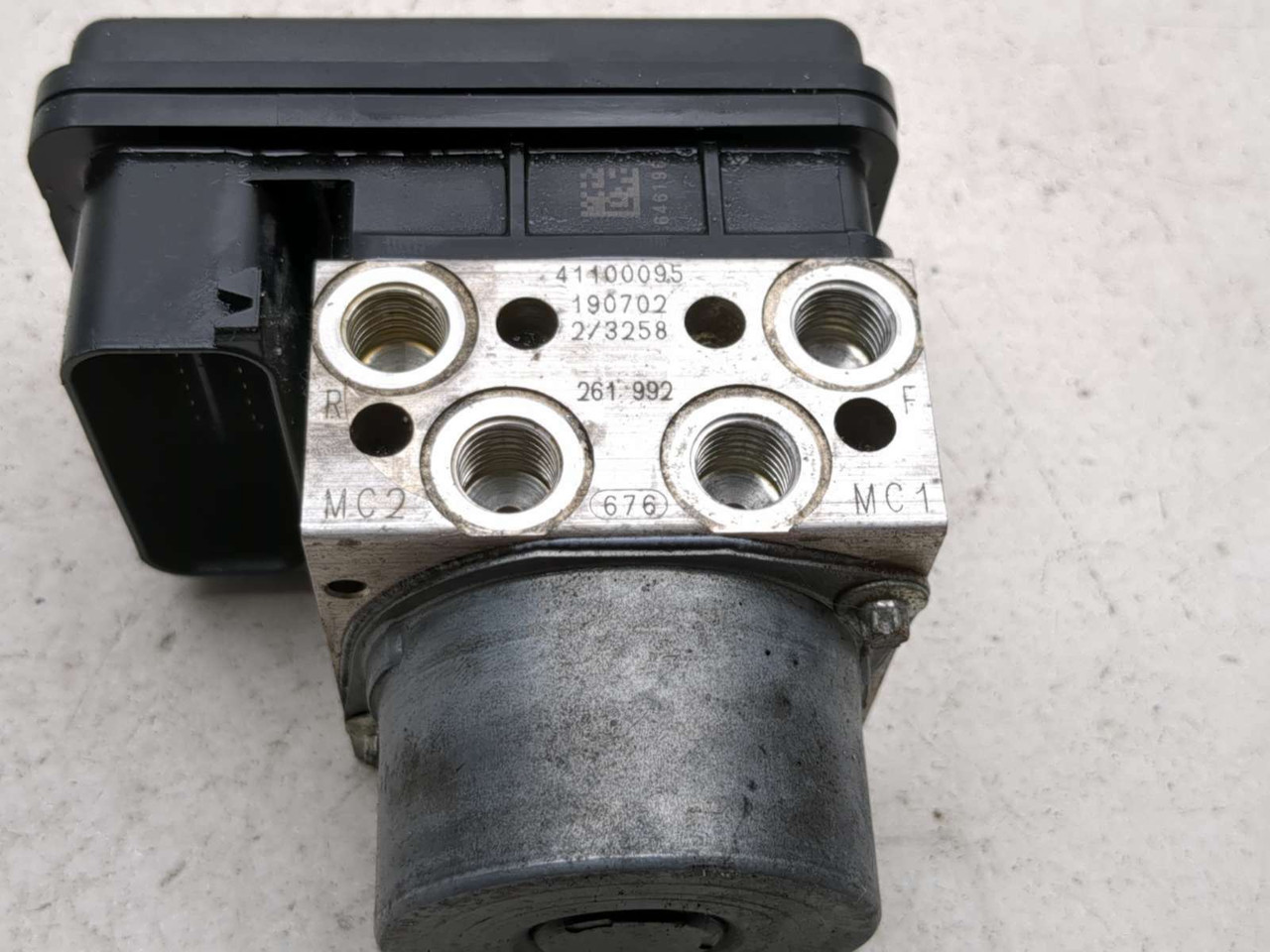 エース 20-23 Harley Davidson ELW LiveWire ABS Brake Pump Module 41100095
