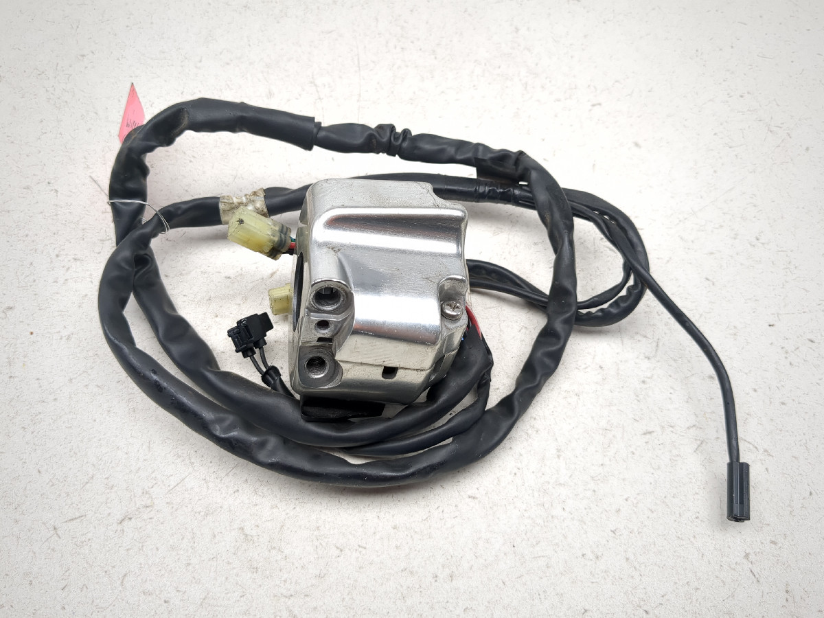08-17 Yamaha Raider XV1900 CU Right Control Start Stop Switch