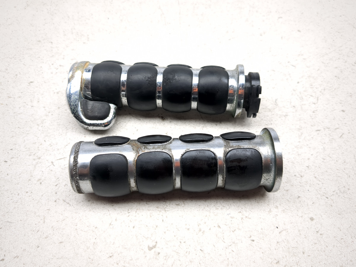 07 Yamaha Road Star Warrior XV1700 Throttle Tube And Grips - Sun