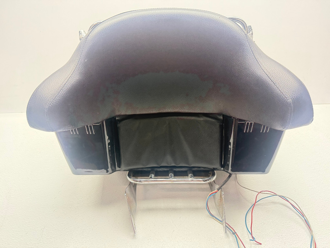 09 Kawasaki Vulcan 1700 Nomad VN1700C Rear Trunk Backrest Assembly