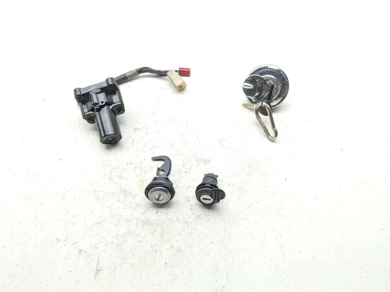 09-17 Yamaha Bolt XVS950 CU Lock Set Ignition Switch Helmet No Key