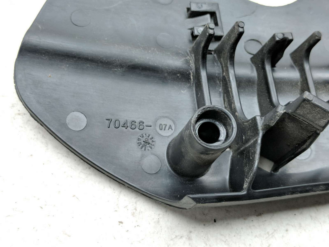 10 Harley-Davidson Iron XL883 Electrical Cover 70466-07 - Sun