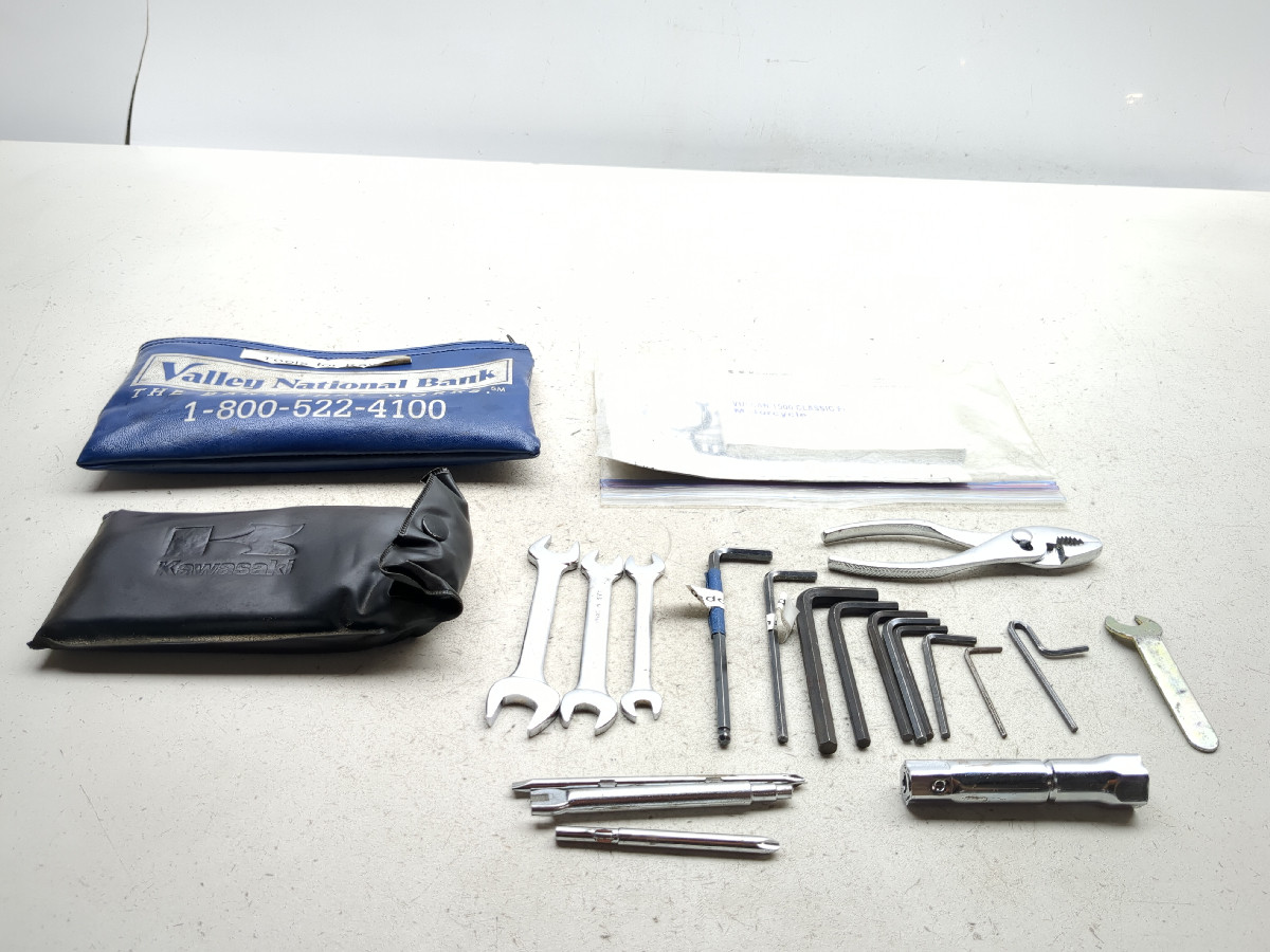 98-04 Kawasaki VN1500 Vulcan Nomad Tool Kit w/ Owner's Manual