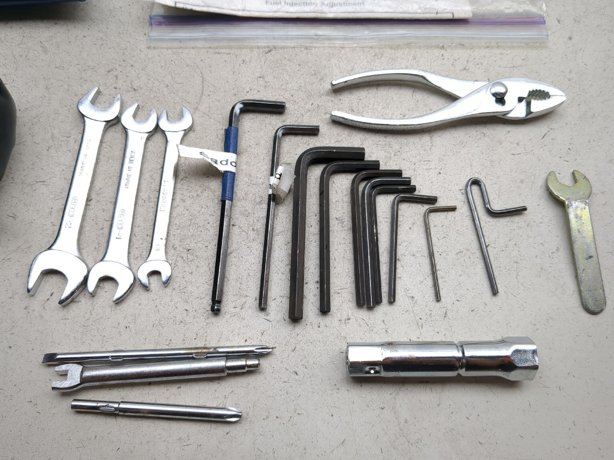 98-04 Kawasaki VN1500 Vulcan Nomad Tool Kit w/ Owner's Manual