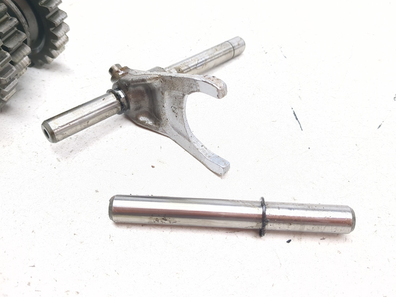 04-08 Yamaha Grizzly 660 YFM660 Rear Transmission Gear Shaft