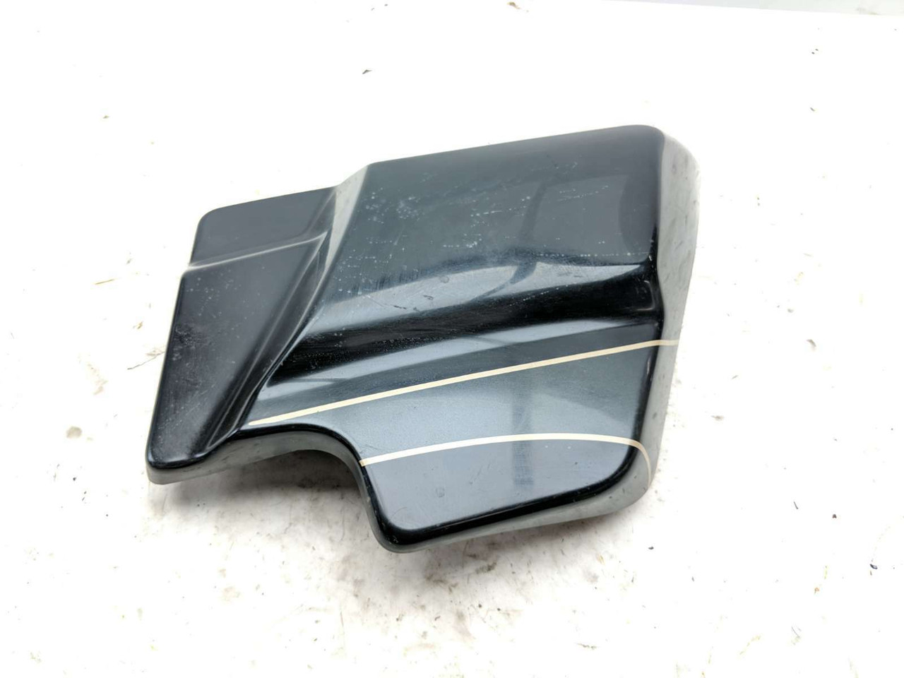 11 Harley Davidson Road Glide Ultra FLTRU Right Lower Fairing