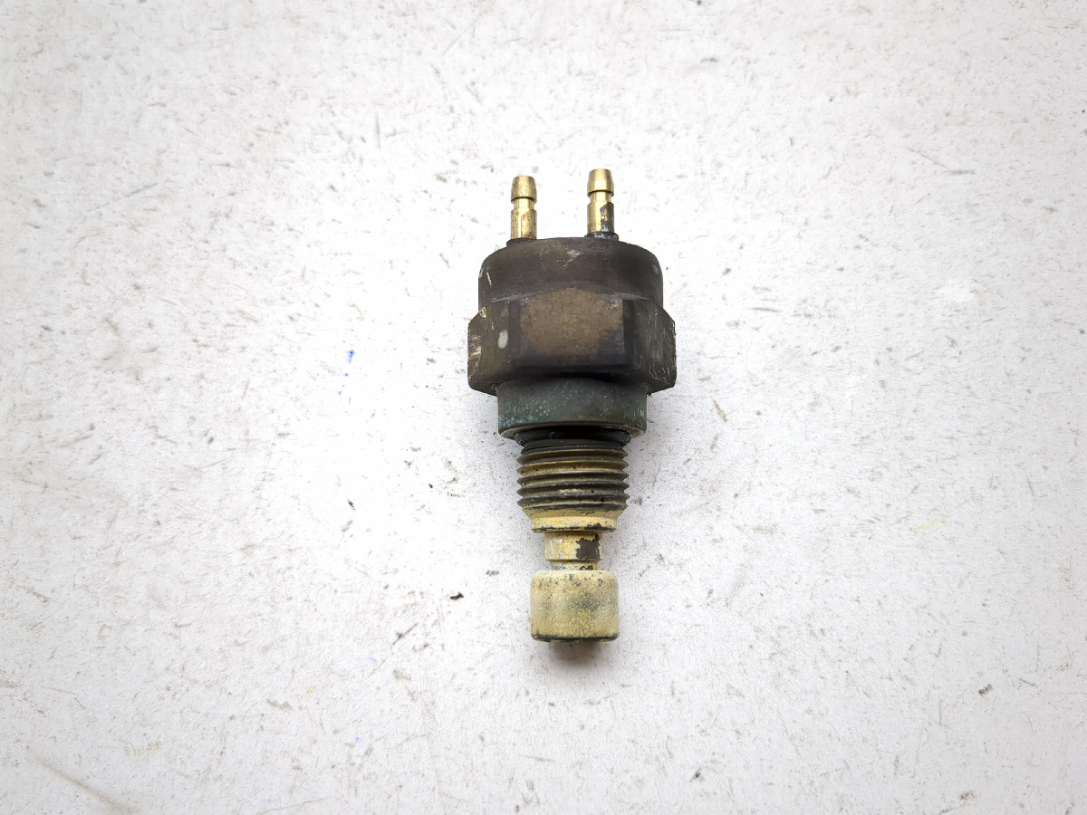 Vnuna 14点 98-04 Kawasaki VN1500 Vulcan Nomad Coolant Temperature Fan Sensor