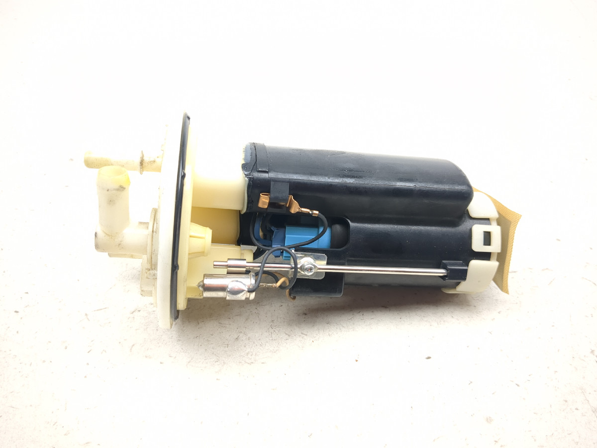 08-17 Yamaha Raider XV1900 CU Petrol Gas Fuel Pump Assembly - Sun