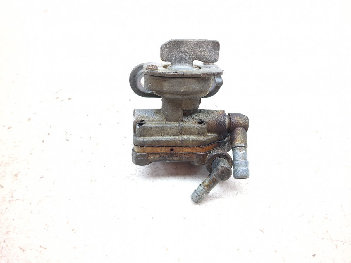 02 Kawasaki BN125 Eliminator 125 Petcock Gas Fuel Shut Off - Sun