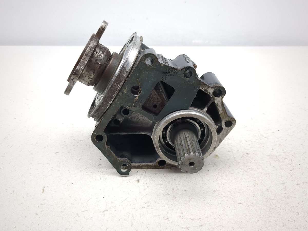 77-83 Yamaha XS750 Output Middle Drive Shaft Bevel Gears And