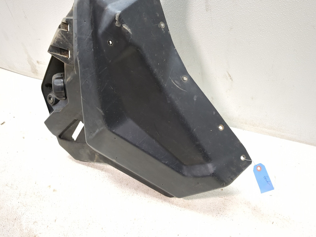 17-25 Can Am Maverick X3 Turbo DS Front Right Lateral Gas Cap