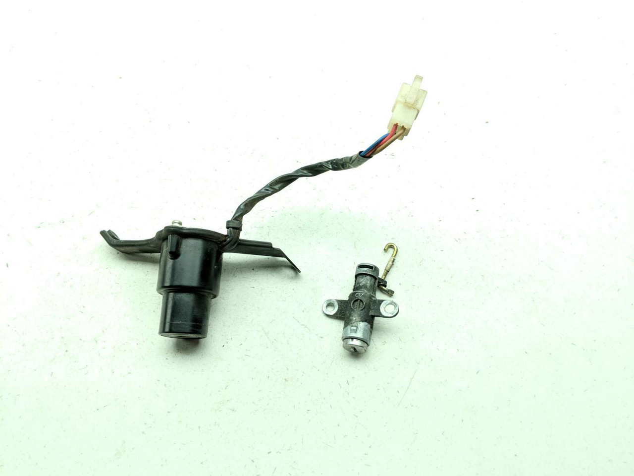 85-07 Yamaha VMAX 1200 VMX12 Lock Set Ignition Switch NO KEY - Sun