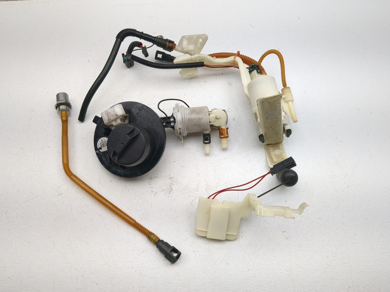 ★ 17-24 Harley FLHTCUTG Tri Glide Ultra Fuel Pump Sending Unit 75069