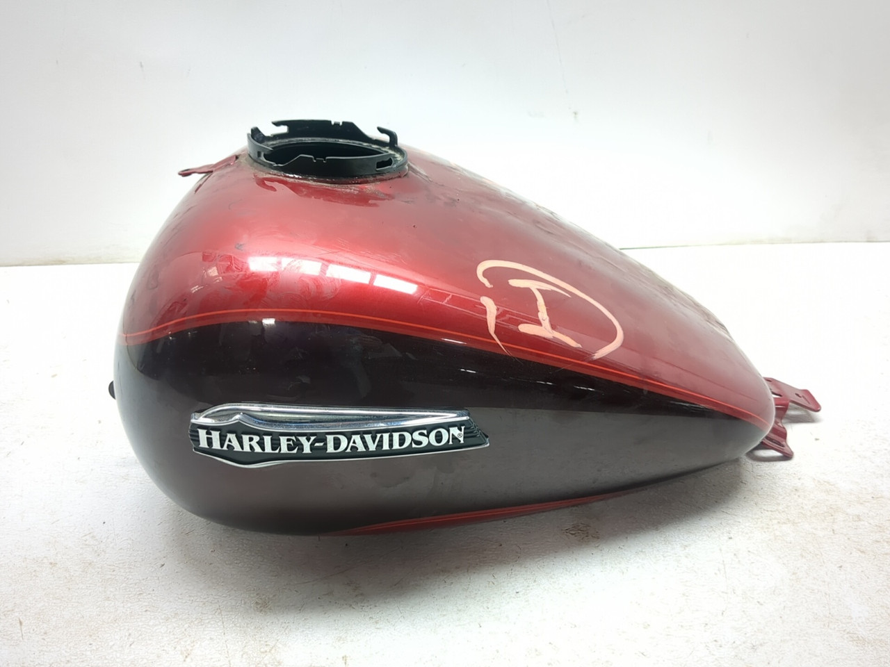 17-24 Harley-Davidson FLHTCUTG Tri Glide Ultra Fuel Tank 61356-08
