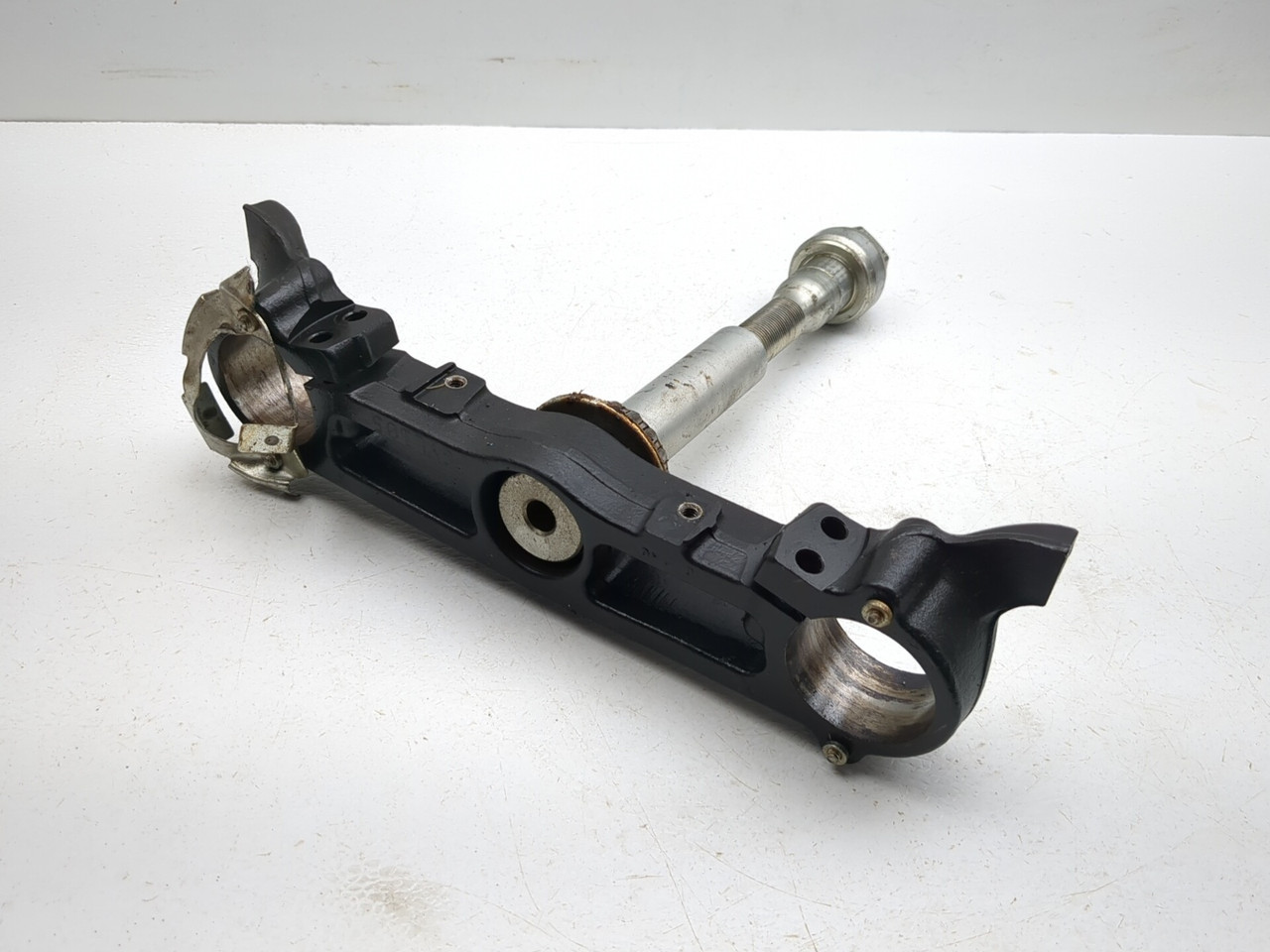 Lilly　0603 17-24 Harley FLHTCUTG Tri Glide Ultra Front Lower Triple Tree Stem