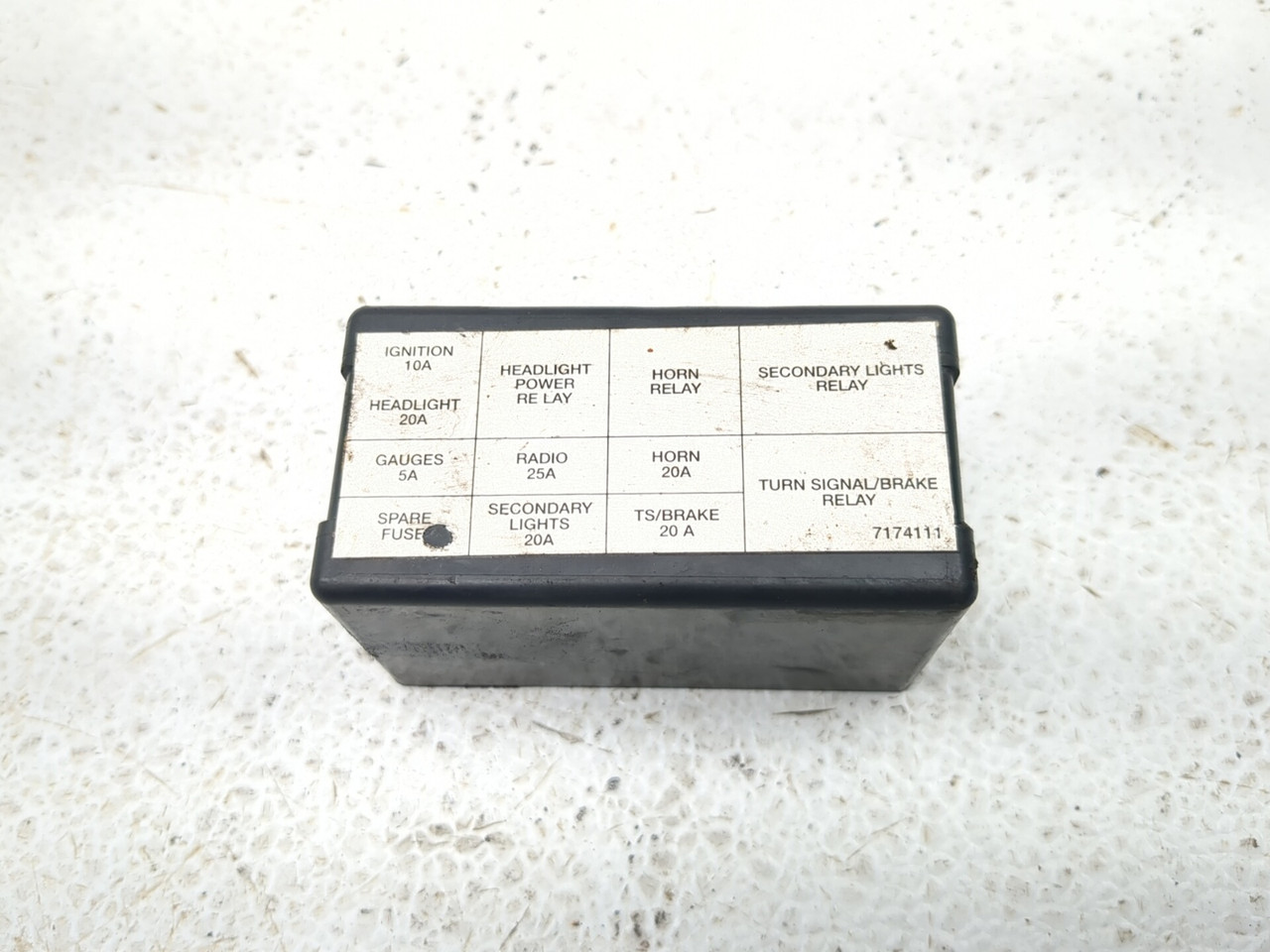 08-17 Victory Vision Deluxe Front Left Fuse Box Cover 5438758