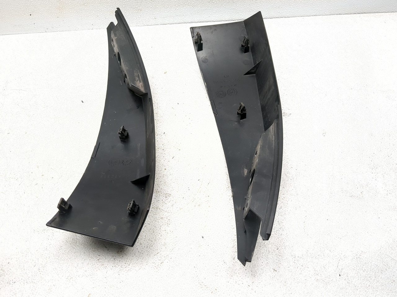 08-17 Victory Vision Deluxe Rear Left Right Trunk Armrest Trim
