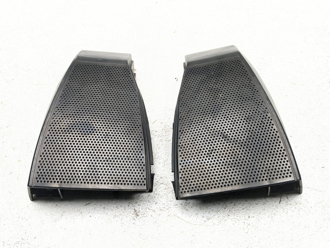 08-17 Victory Vision Deluxe Rear Left Right Speaker Grille Set