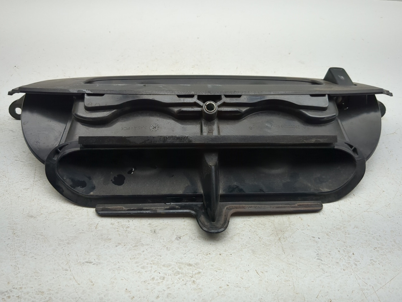 17-24 Harley FLHTCUTG Tri Glide Ultra Front Fairing Vent 29200038