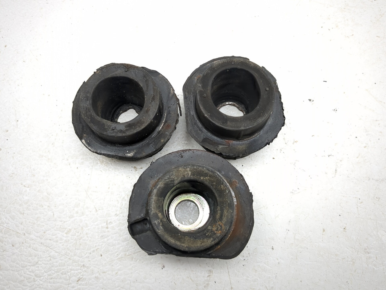 17-24 Harley FLHTCUTG Tri Glide Ultra Rear Brackets Isolators