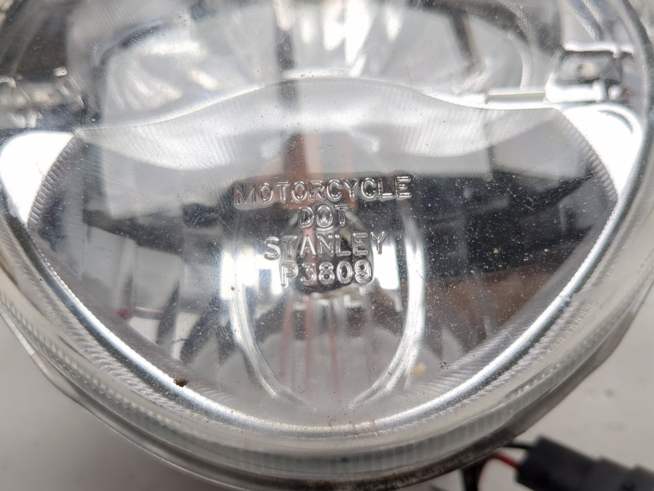 04-10 Kawasaki Vulcan 2000 VN2000 Front Headlight Assembly 23004