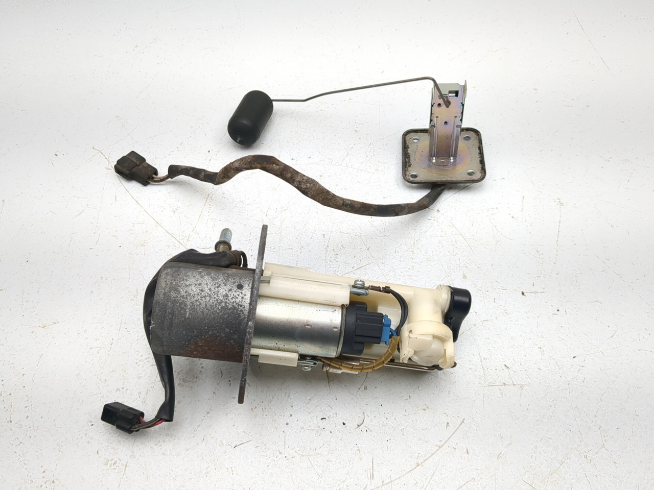 06-25 Kawasaki Vulcan 900 VN900D Fuel Pump Sending Unit Set 49040