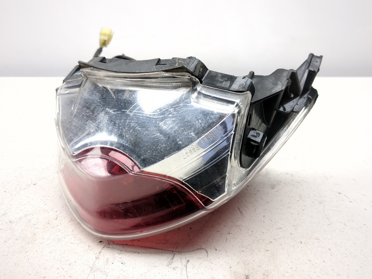 チューバ 10-13 Honda PCX 125 Rear Tail Light 33701-KWN-901 - Sun Coast
